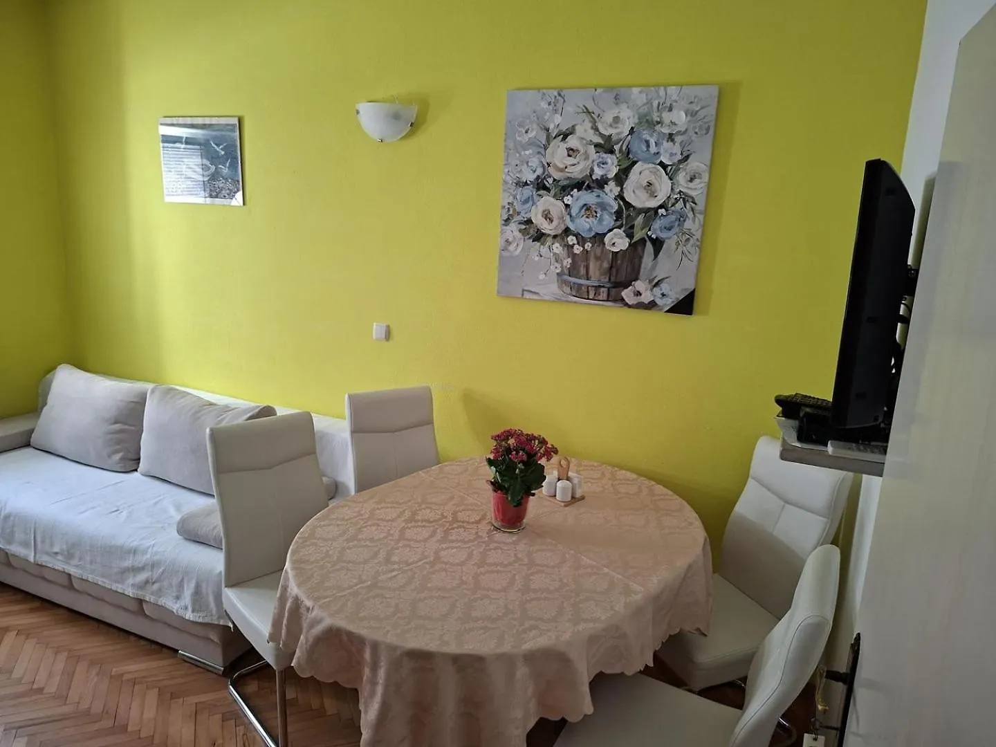 Guest house Romano Apartments Palit Croatia