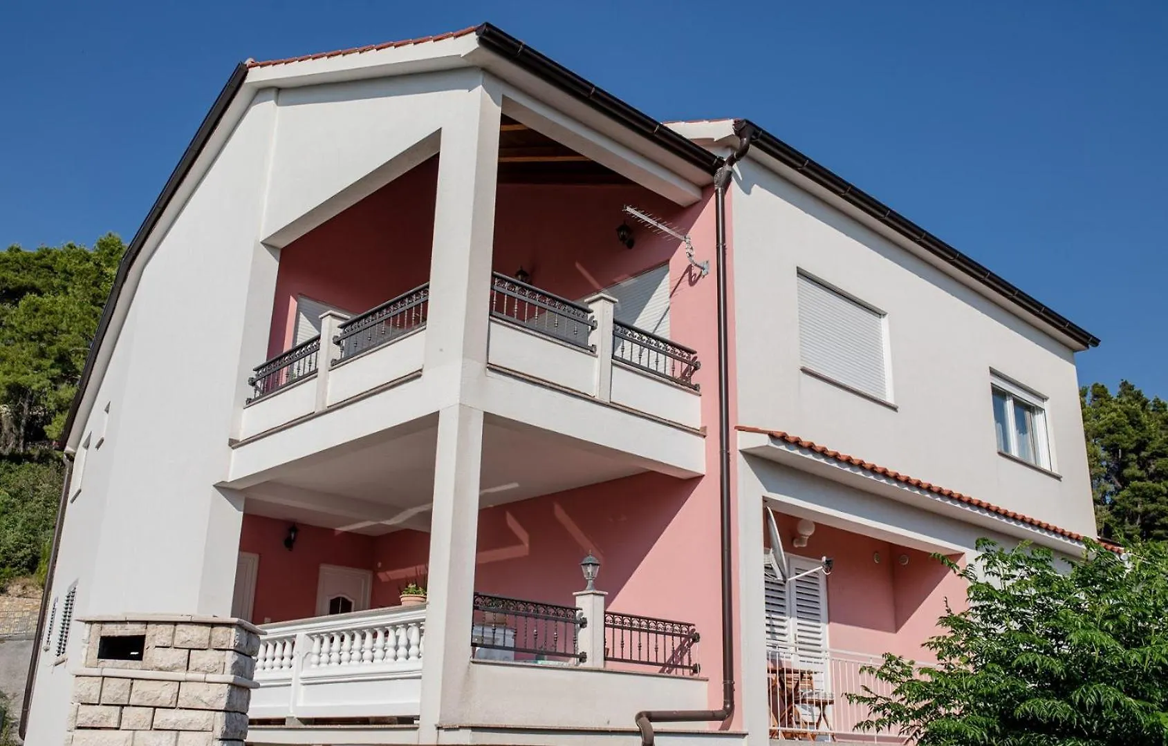 Romano Apartments Palit