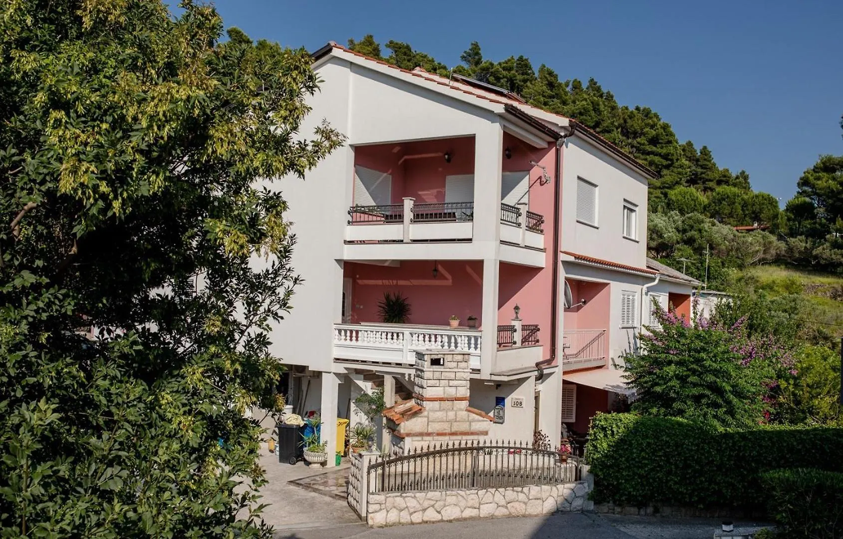 Guest house Romano Apartments Palit